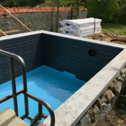 Couverture de Piscine à Volet Roulant pour une Sécurité Optimale Saulxures-sur-Moselotte